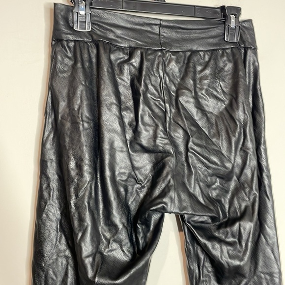 Commando | Women’s Black Vegan Leather Jogger Pants Size Small - Picture 6 of 9